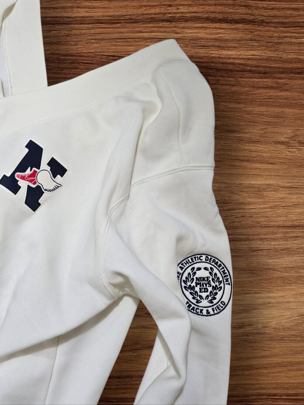 Nike Sail White V-neck Varsity Sweatshirt with Navy Stripes and 'N' Patch NWT - Picture 5 of 9